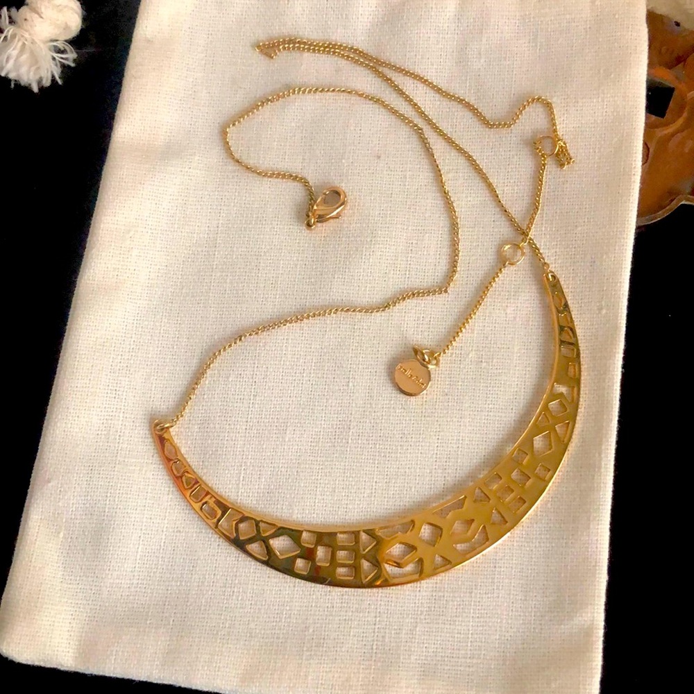 Stella and Dot Gold necklace